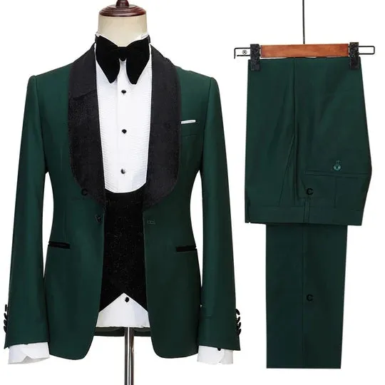 Suzhoufashion Carsen Dark Navy Peaked Lapel Three Pieces Men Suits